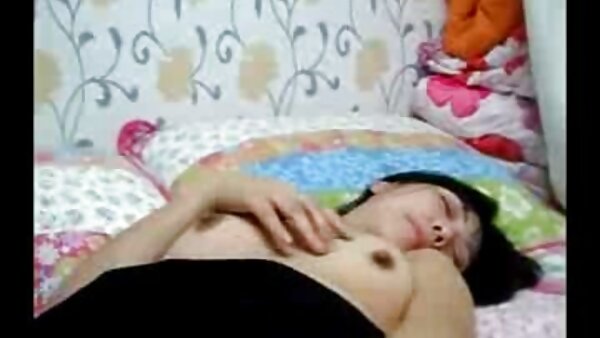 Злобната русокоса МИЛФ Дора е брутално удирана во хардкор гангбанг ХХХ порно видео